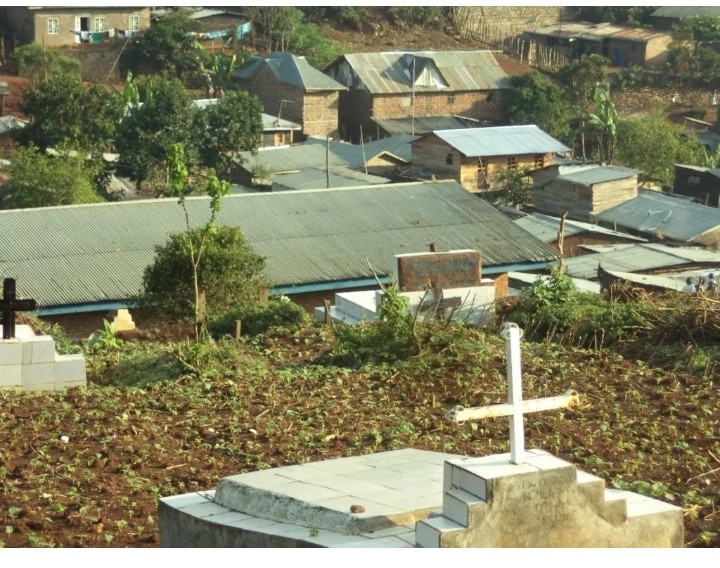 Bukavu : des constructions illégales envahissent le cimetière de la Ruzizi, la société civile d’Ibanda s’insurge